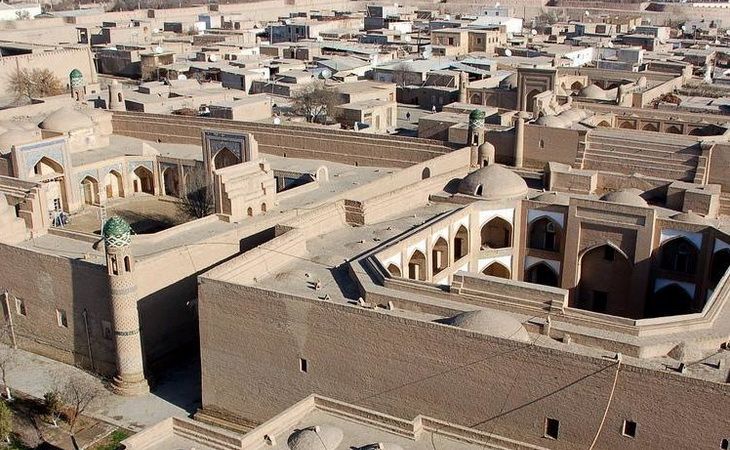 Ичан-Кала в Хиве: что посмотреть, цены на экскурсии и режим работы (полный гид 2026)